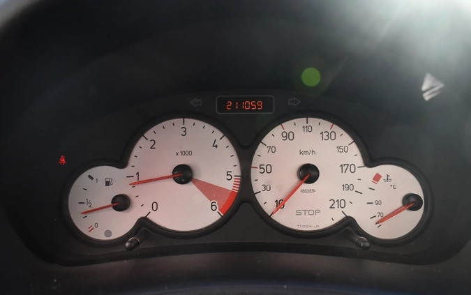 Peugeot 206 CC cena 6500 przebieg: 211059, rok produkcji 2005 z Zwoleń małe 352